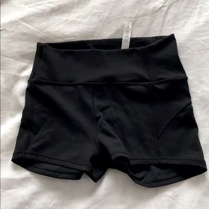 Highrise lulu shorts